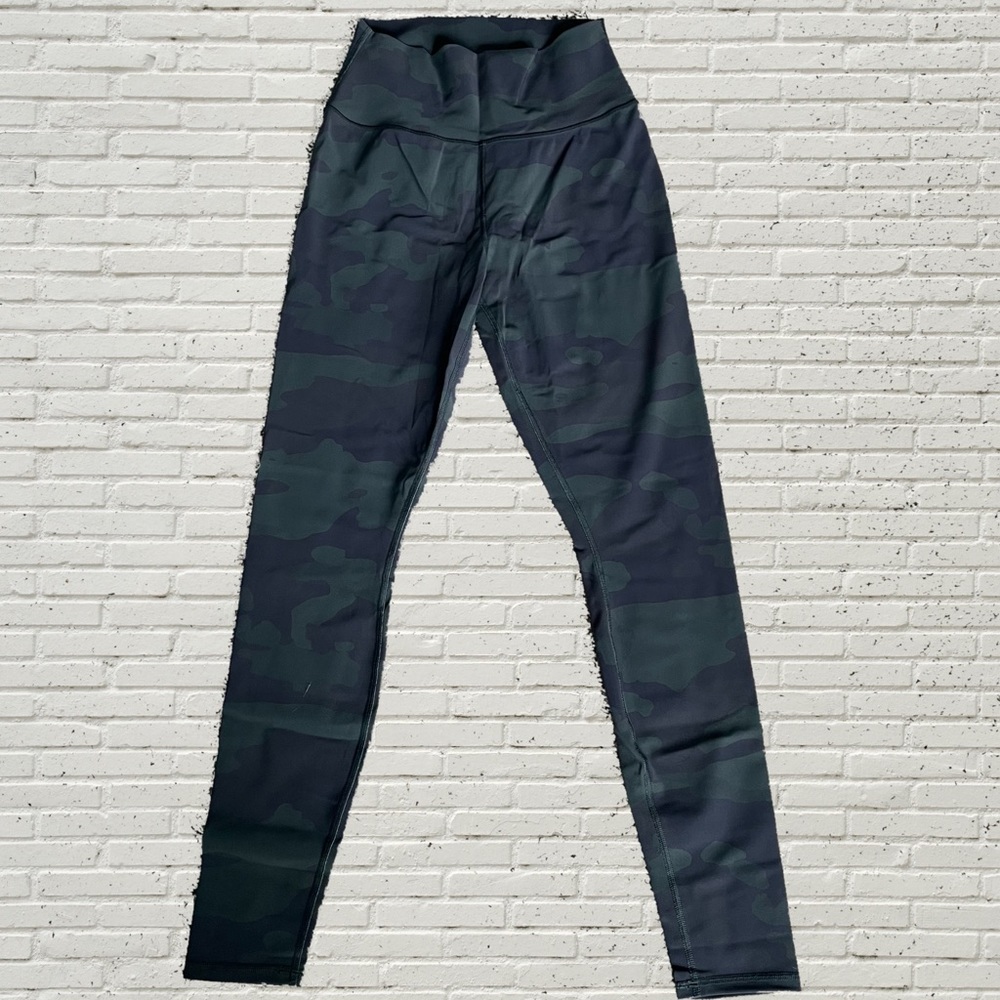 ALO Yoga Camo Leggings - Black and Green